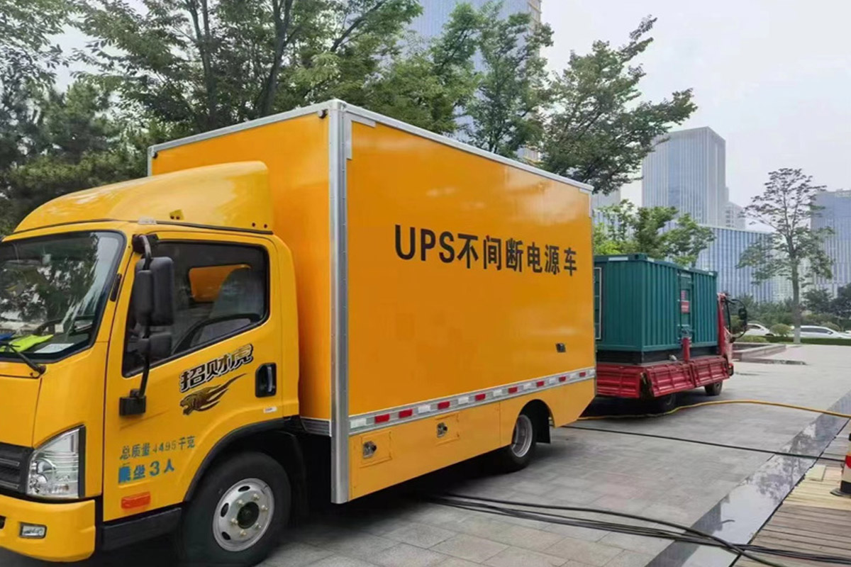 陆良发电机租赁施工现场