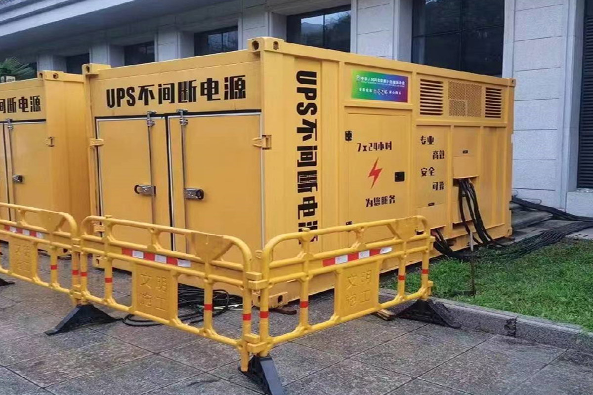 陆良发电机租赁施工现场